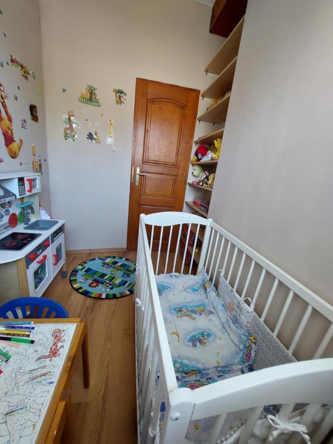 Csaladbarat Vendeglak Szegedi Maganszallashely 9 Fo Reszere, Nagycsaladok Es Barati Tarsasagok Reszere Ngoại thất bức ảnh